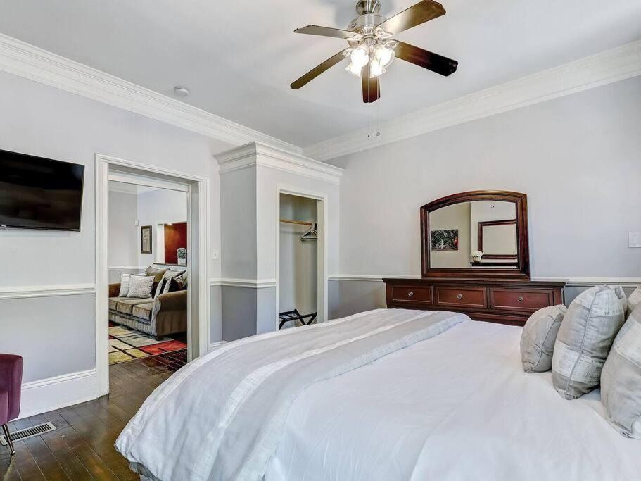 Historic Savannah Gold Private Condo With Pool - 2Bed, 1&Half Bath, Sleeps 6, 1St Floor, 15 Min Walk To Historic Savannah Center And All Attractions Zewnętrze zdjęcie