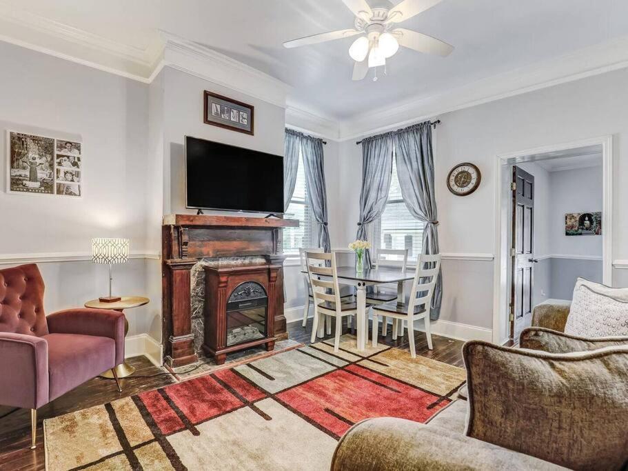 Historic Savannah Gold Private Condo With Pool - 2Bed, 1&Half Bath, Sleeps 6, 1St Floor, 15 Min Walk To Historic Savannah Center And All Attractions Zewnętrze zdjęcie