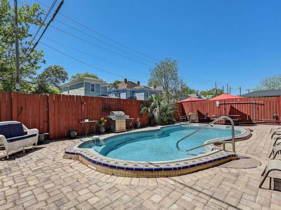 Historic Savannah Gold Private Condo With Pool - 2Bed, 1&Half Bath, Sleeps 6, 1St Floor, 15 Min Walk To Historic Savannah Center And All Attractions Zewnętrze zdjęcie