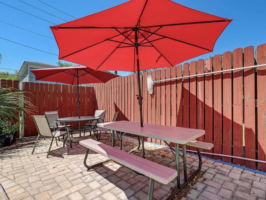Historic Savannah Gold Private Condo With Pool - 2Bed, 1&Half Bath, Sleeps 6, 1St Floor, 15 Min Walk To Historic Savannah Center And All Attractions Zewnętrze zdjęcie